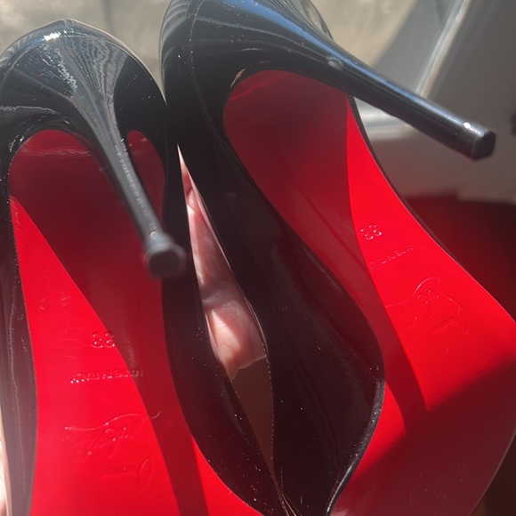 Christian Louboutin "Dora Cora"black patent leather 4inch heels with red hearts - Picture 5 of 8
